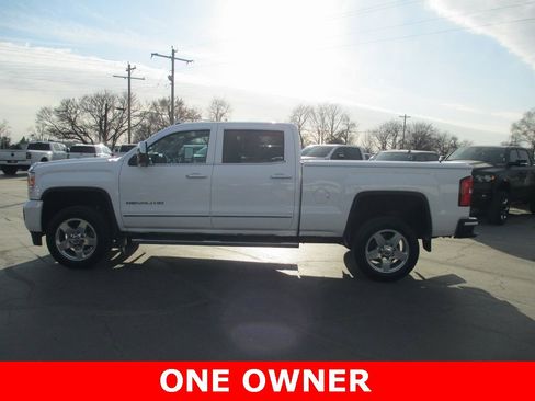 Used 2015 GMC Sierra 2500 Denali w/ Duramax Plus Package image 10