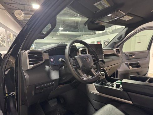 Used 2025 Toyota Tundra Limited AWD/4WD image 21