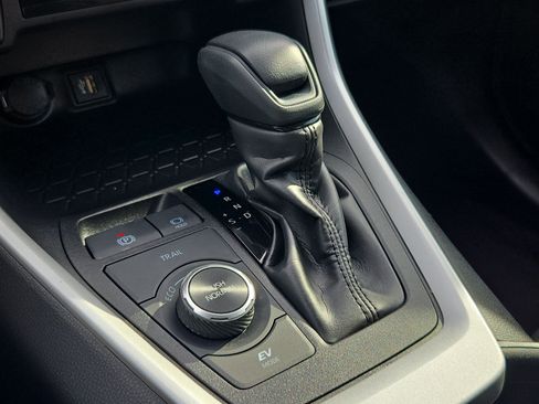 Used 2024 Toyota RAV4 XLE image 26