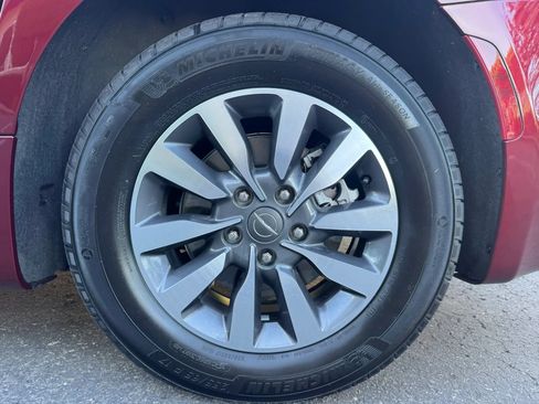 Used 2021 Chrysler Pacifica Limited w/ Premium & Safety Sphere Group FWD image 19
