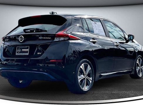 Used 2020 Nissan Leaf SV w/ SV Technology Package FWD image 7