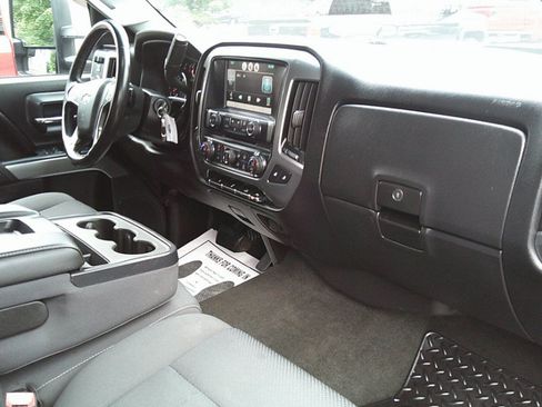 Used 2015 Chevrolet Silverado 2500 LT w/ LT Convenience Package AWD/4WD image 17