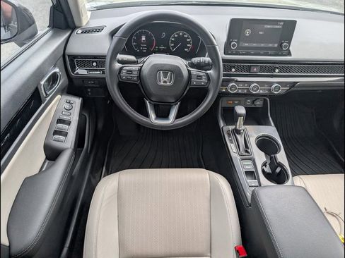 Used 2024 Honda Civic EX-L image 9