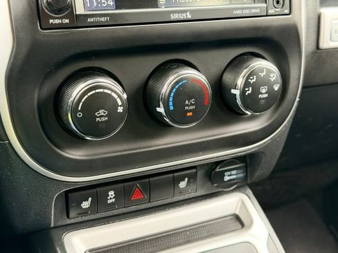 Used 2014 Jeep Compass Latitude AWD/4WD image 12