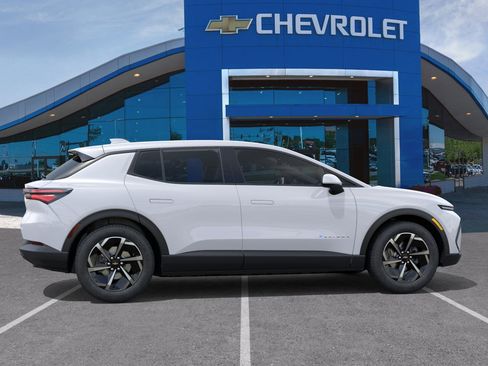 New 2026 Chevrolet Equinox EV LT image 5