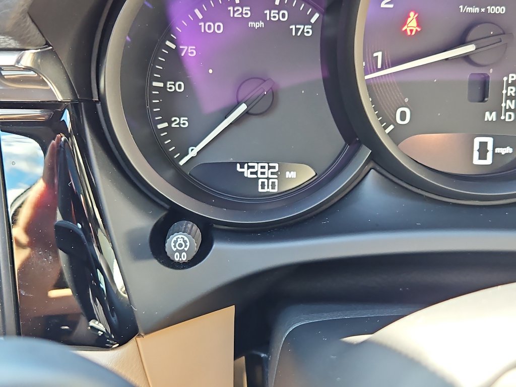 Certified 2026 Porsche Macan AWD/4WD image 14