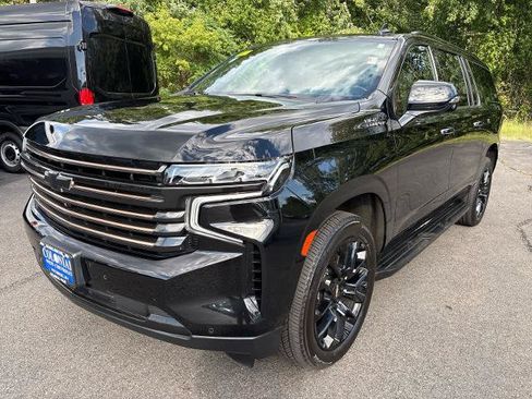 Used 2022 Chevrolet Suburban High Country AWD/4WD image 1