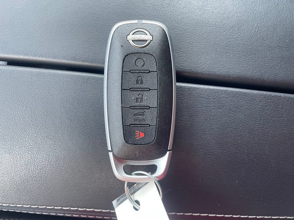 Certified 2026 Nissan Rogue SV FWD image 18