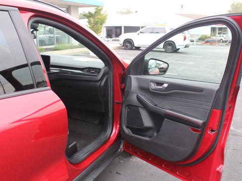Used 2024 Ford Escape ST-Line w/ Tech Pack #1 AWD/4WD image 28