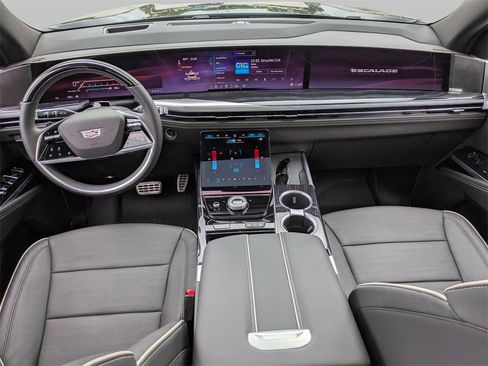 Used 2025 Cadillac Escalade Sport w/ Touring Package image 16