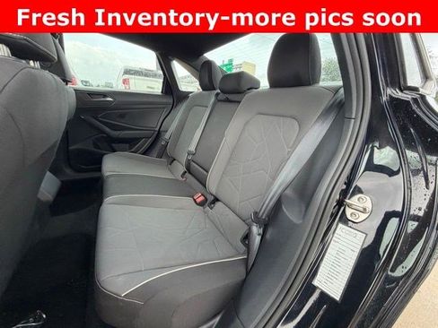 Used 2025 Volkswagen Jetta Sport image 9