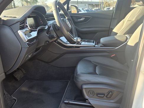 Used 2025 Audi Q7 3.0T Premium Plus image 12