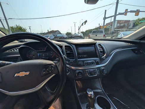 Used 2019 Chevrolet Impala LT FWD image 21