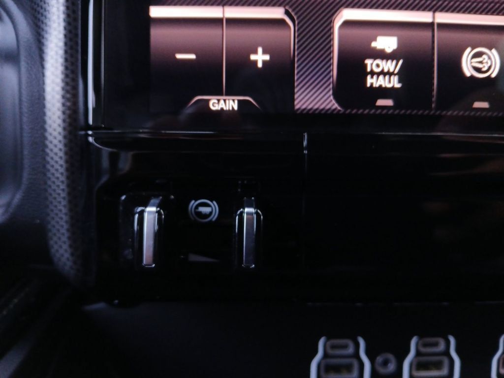 Used 2026 RAM 3500 Limited AWD/4WD image 10