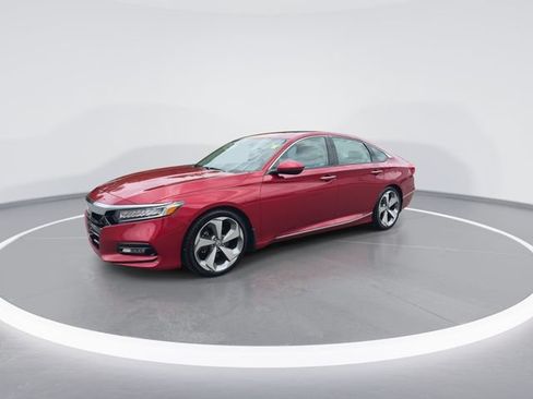 Used 2019 Honda Accord Touring image 4
