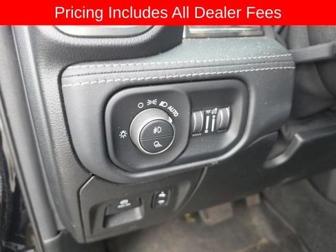 Used 2020 RAM 1500 Limited w/ Black Appearance Package AWD/4WD image 8