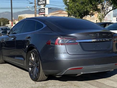 Used 2016 Tesla Model S 70 image 2