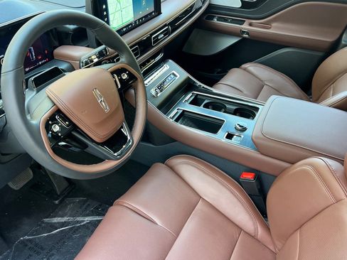 New 2026 Lincoln Aviator Reserve AWD/4WD image 8