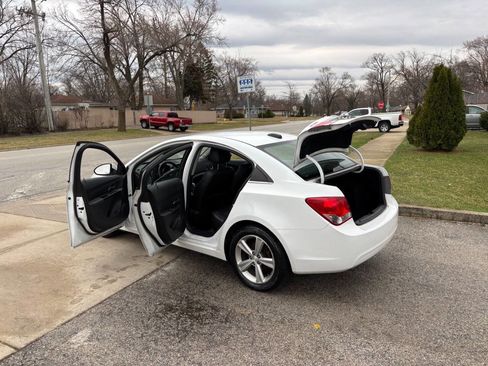 Used 2015 Chevrolet Cruze LT image 10