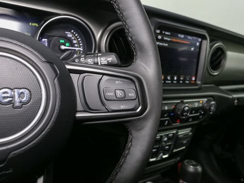 Used 2023 Jeep Wrangler Unlimited w/ Sun & Screen Package AWD/4WD image 33