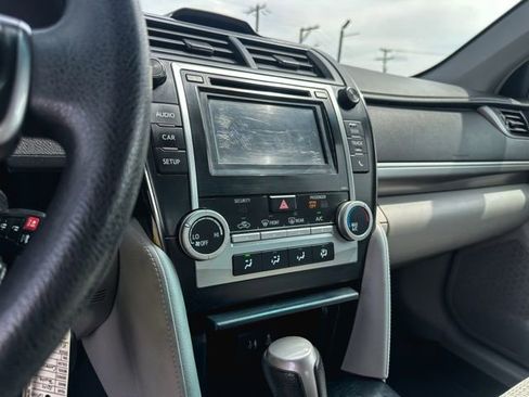 Used 2014 Toyota Camry LE FWD image 18