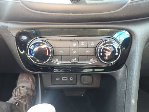 Used 2023 Buick Encore GX Preferred w/ Cold Weather Comfort Package FWD image 19