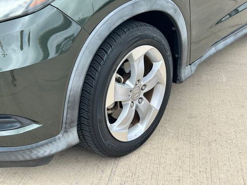 Used 2016 Honda HR-V LX image 9