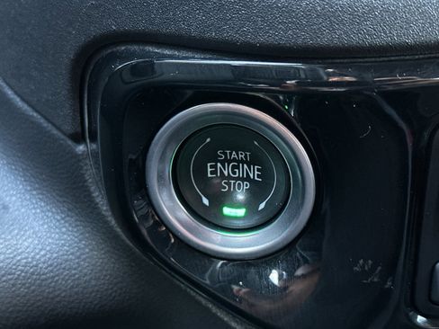 Certified 2025 GMC Sierra 1500 SLT AWD/4WD image 22