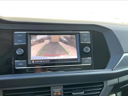 Certified 2024 Volkswagen Jetta SE image 21