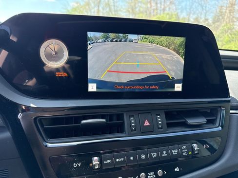 Used 2023 Lexus ES 350 w/ Premium Package image 8