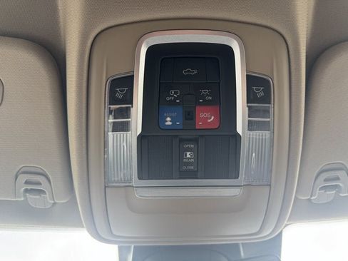 Used 2021 RAM 1500 Laramie AWD/4WD image 31