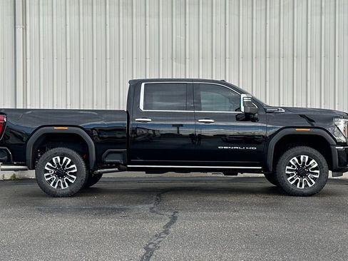 New 2026 GMC Sierra 2500 Denali Ultimate w/ Max Trailering Package image 4