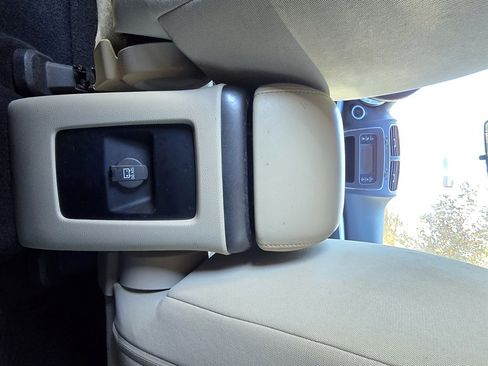 Used 2012 Dodge Journey SXT image 17