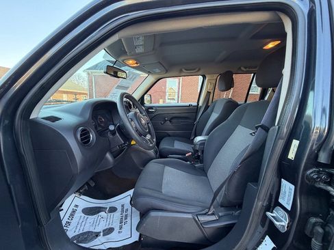 Used 2015 Jeep Patriot Sport FWD image 12