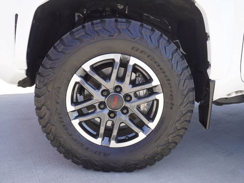 Certified 2024 Toyota Tacoma TRD Sport w/ TRD Sport Upgrade Package AWD/4WD image 22