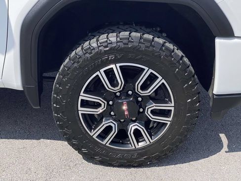 Used 2023 GMC Sierra 2500 AT4 w/ AT4 Preferred Package AWD/4WD image 35