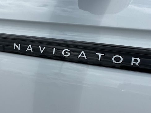 New 2026 Lincoln Navigator L Black Label AWD/4WD image 28