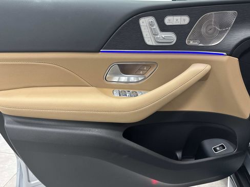 Certified 2025 Mercedes-Benz GLS 450 4MATIC image 18