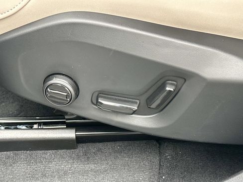 New 2026 Volvo XC60 B5 Core w/ Climate Package image 14