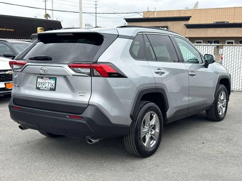 Used 2023 Toyota RAV4 XLE AWD/4WD image 3