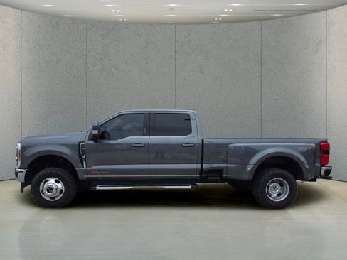 Used 2023 Ford F350 Lariat AWD/4WD image 8