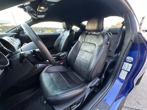 Used 2015 Ford Mustang Premium image 6