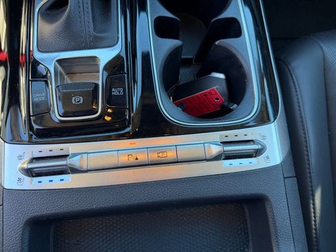 Used 2022 Kia Carnival SX FWD image 25