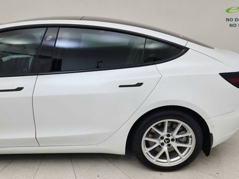 Used 2022 Tesla Model 3 Long Range AWD/4WD image 11