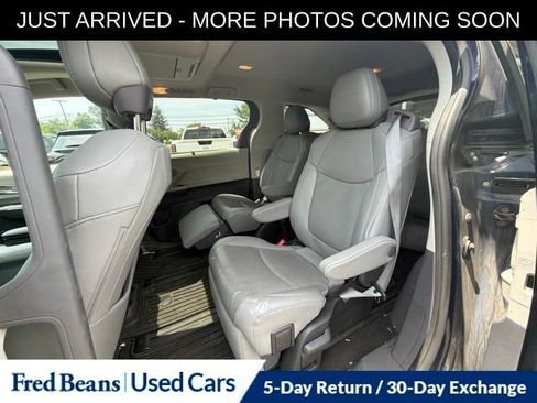 Used 2023 Toyota Sienna Limited AWD/4WD image 13