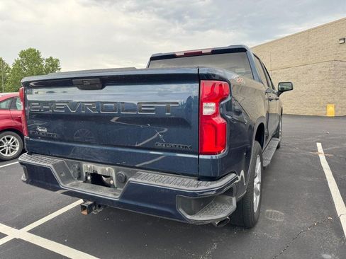 Used 2020 Chevrolet Silverado 1500 Custom w/ Custom Value Package AWD/4WD image 4