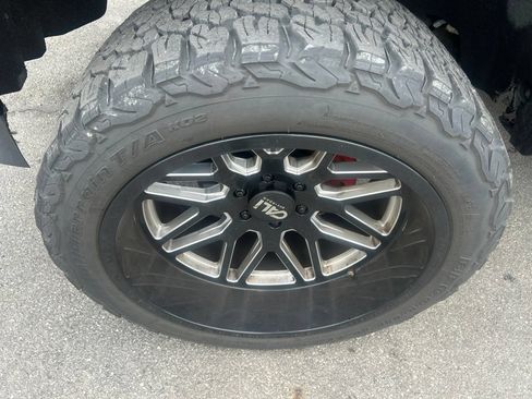 Used 2018 GMC Sierra 1500 SLT w/ Texas SLT Premium Package RWD image 9