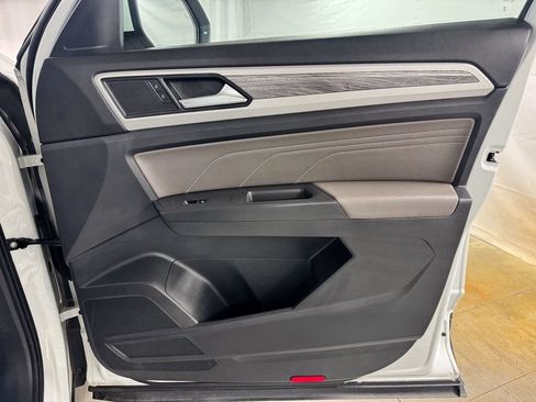 Used 2023 Volkswagen Atlas Cross Sport SE AWD/4WD image 17