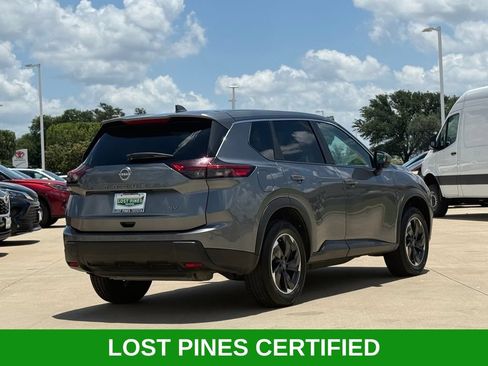 Used 2024 Nissan Rogue SV FWD image 4