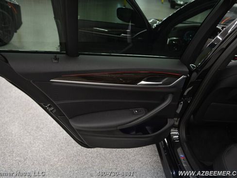 Used 2022 BMW 530i w/ M Sport Package image 38